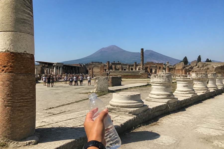 Naples & Pompeii: The Chaotic City and the Ruins Next Door