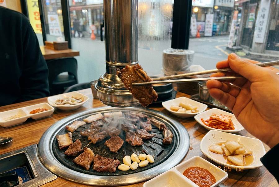 Korean Food & Cafe Culture: What to Eat and What It Costs